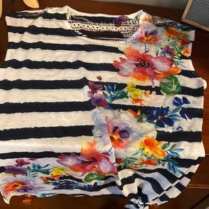 Floral print tee